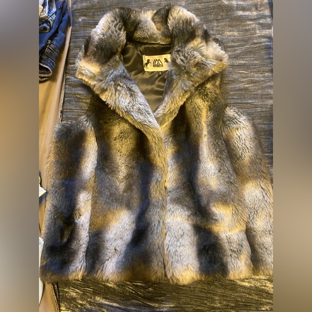 Fur vest
